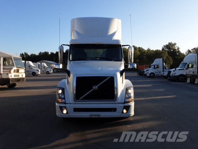 Volvo VNL300 Седельные тягачи