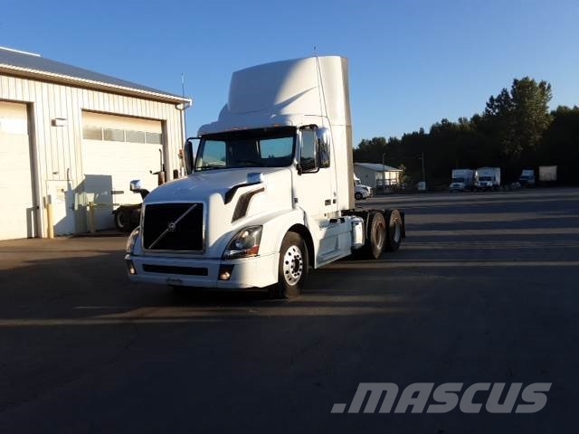 Volvo VNL300 Седельные тягачи