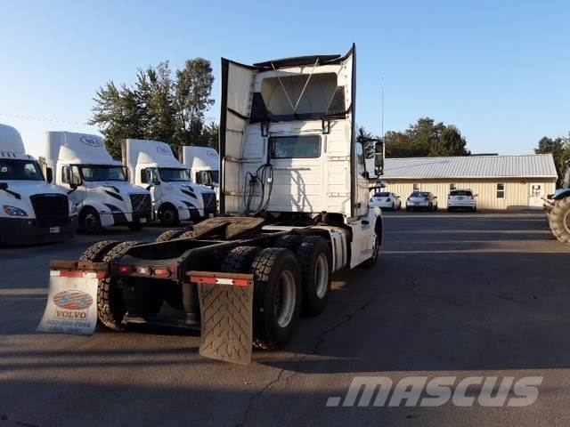 Volvo VNL300 Седельные тягачи