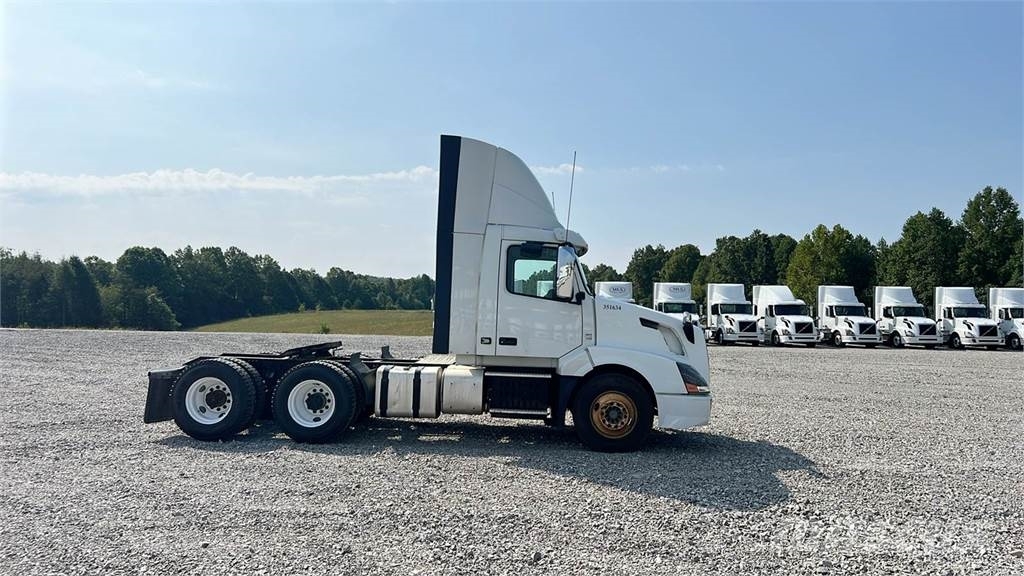 Volvo VNL300 Ciągniki siodłowe