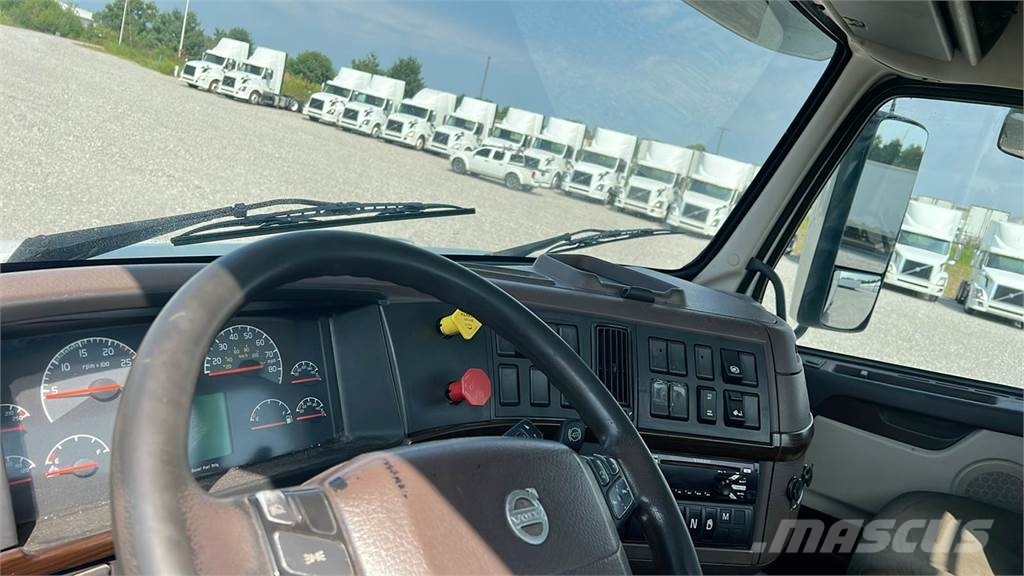 Volvo VNL300 Ciągniki siodłowe