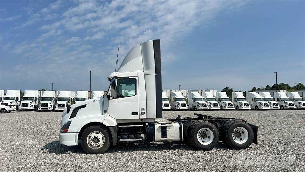 Volvo VNL300 Ciągniki siodłowe