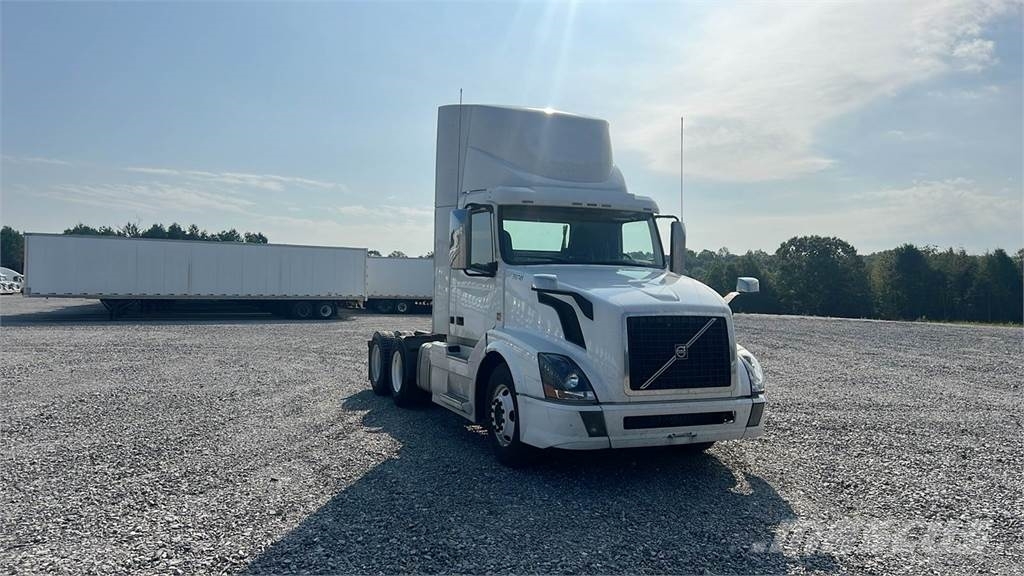Volvo VNL300 Седельные тягачи