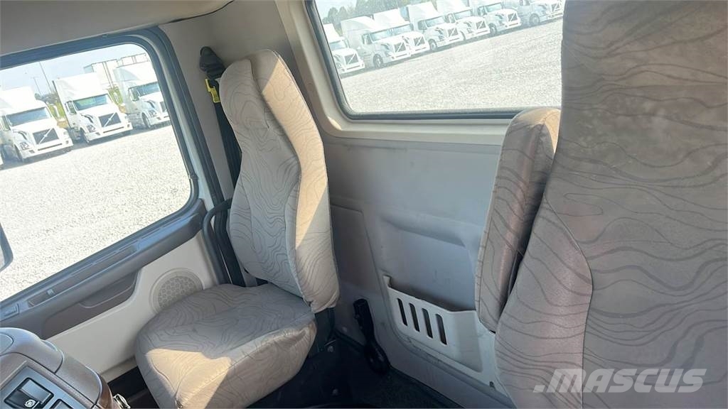 Volvo VNL300 Седельные тягачи