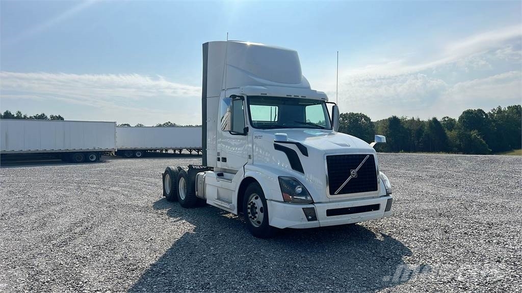 Volvo VNL300 Ciągniki siodłowe