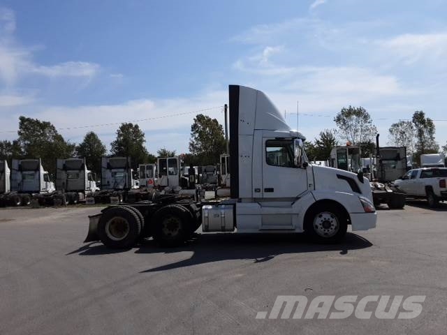 Volvo VNL300 Vilcēji