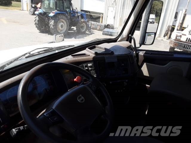 Volvo VNL300 وحدات الجر