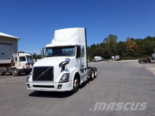 Volvo VNL300 وحدات الجر