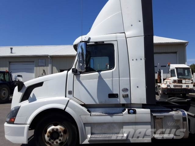 Volvo VNL300 وحدات الجر