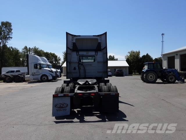 Volvo VNL300 وحدات الجر