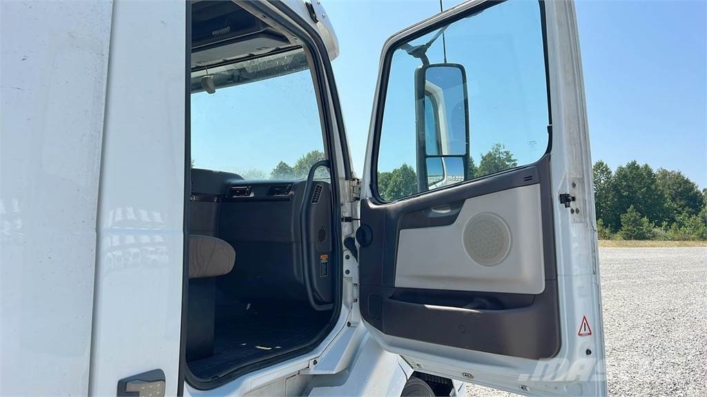 Volvo VNL300 وحدات الجر