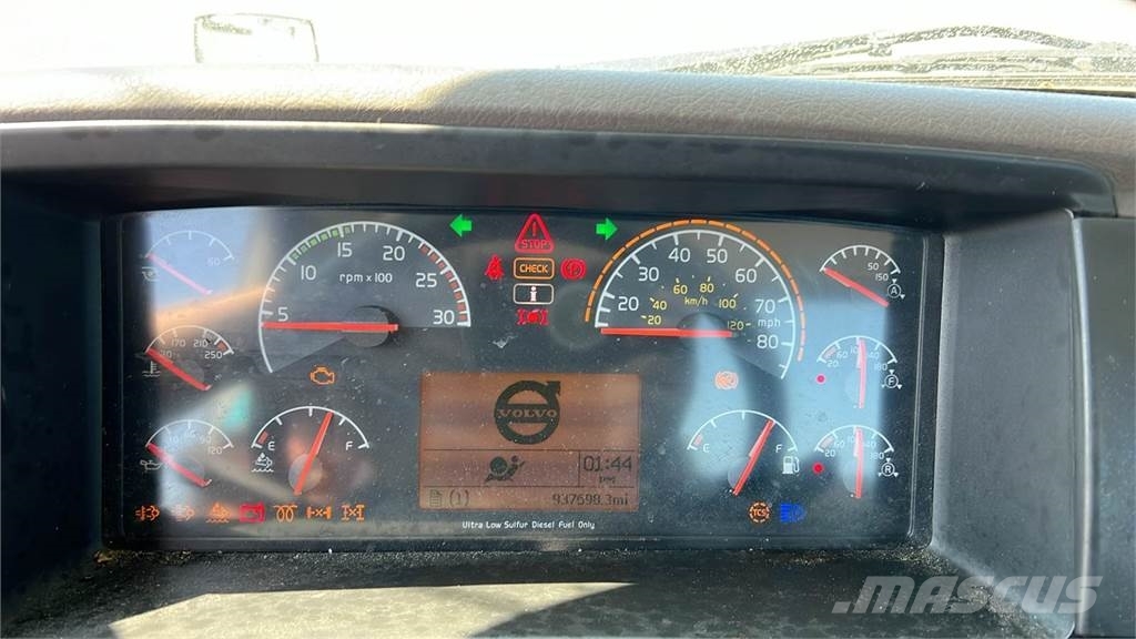 Volvo VNL300 وحدات الجر