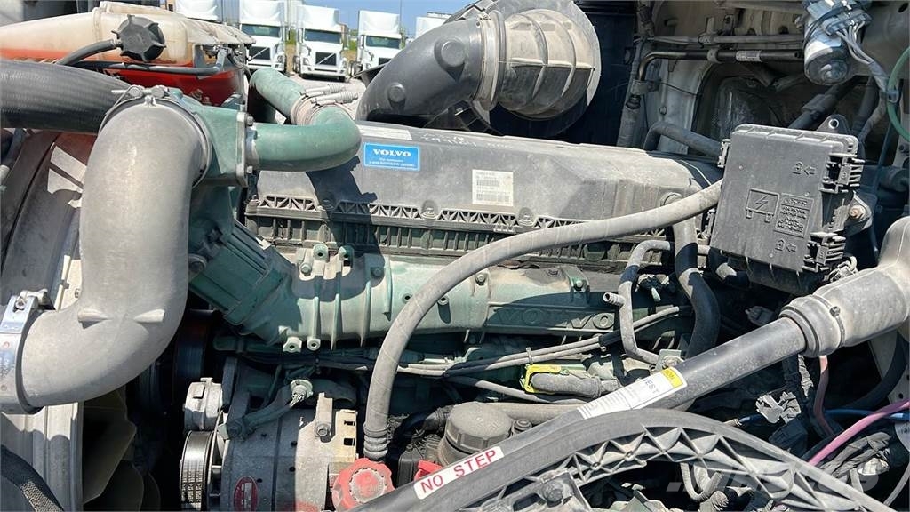 Volvo VNL300 وحدات الجر