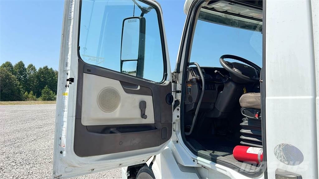 Volvo VNL300 وحدات الجر