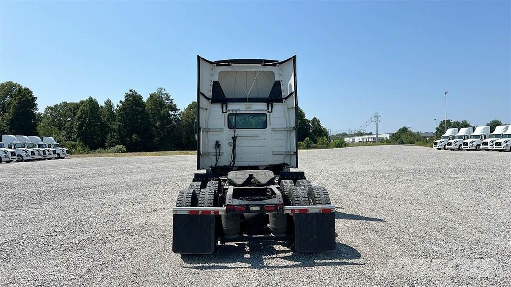 Volvo VNL300 وحدات الجر