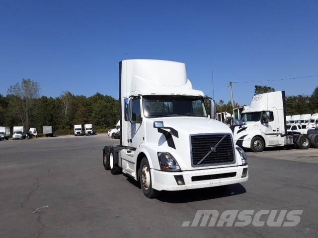 Volvo VNL300 Седельные тягачи