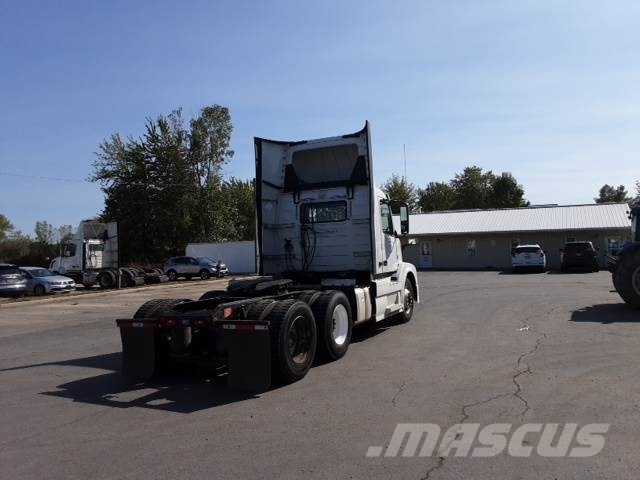 Volvo VNL300 Седельные тягачи