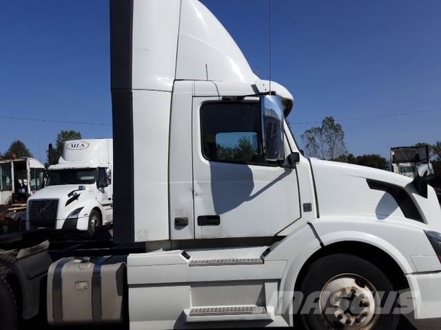 Volvo VNL300 Седельные тягачи