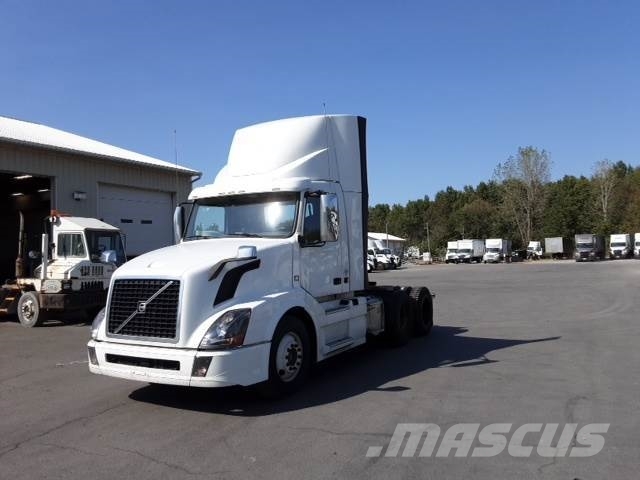 Volvo VNL300 Седельные тягачи