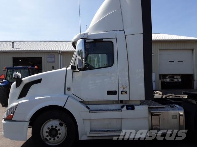 Volvo VNL300 Седельные тягачи