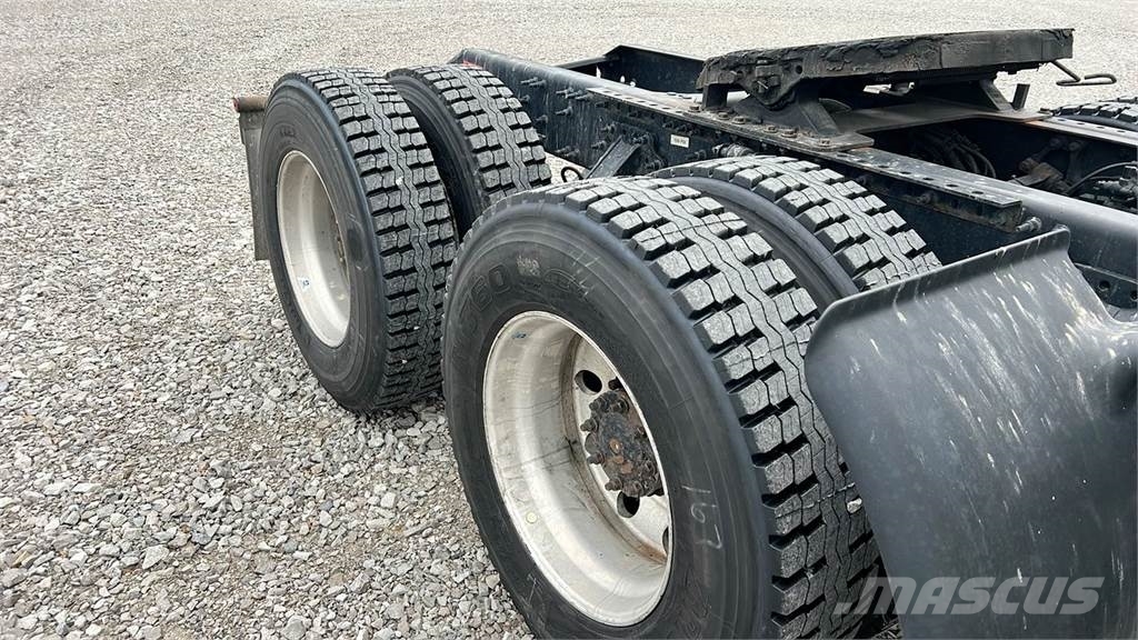 Volvo VNL300 وحدات الجر