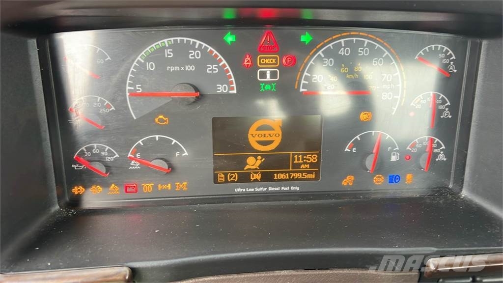 Volvo VNL300 وحدات الجر