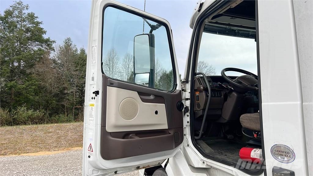 Volvo VNL300 وحدات الجر