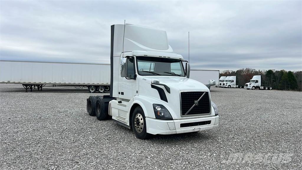 Volvo VNL300 Седельные тягачи