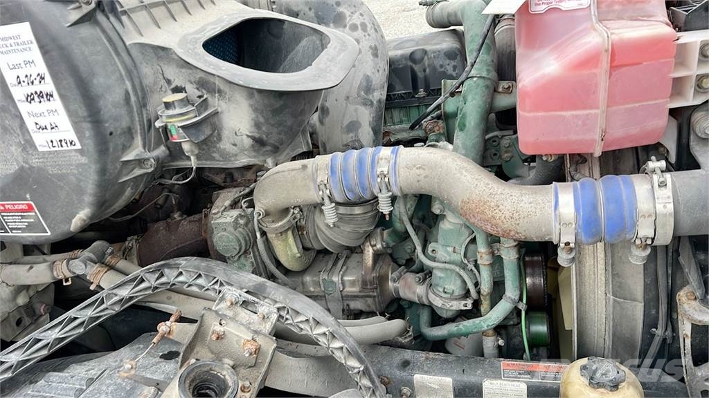 Volvo VNL300 Седельные тягачи