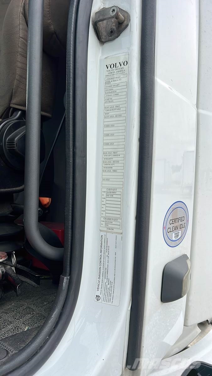 Volvo VNL300 Седельные тягачи