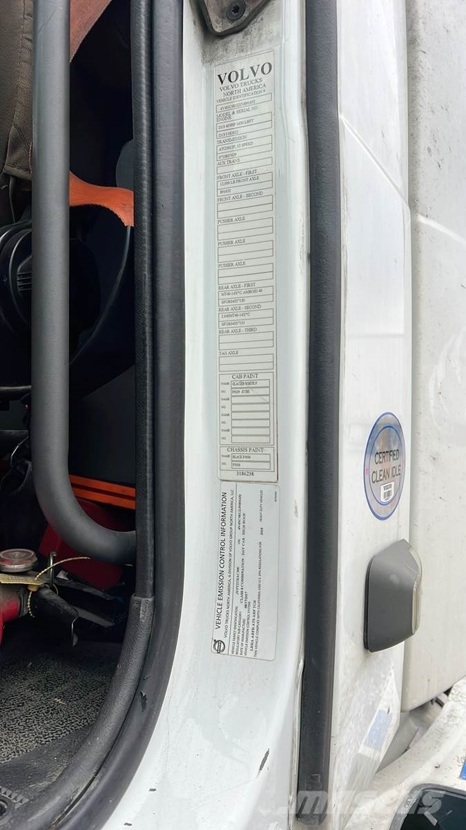 Volvo VNL300 وحدات الجر