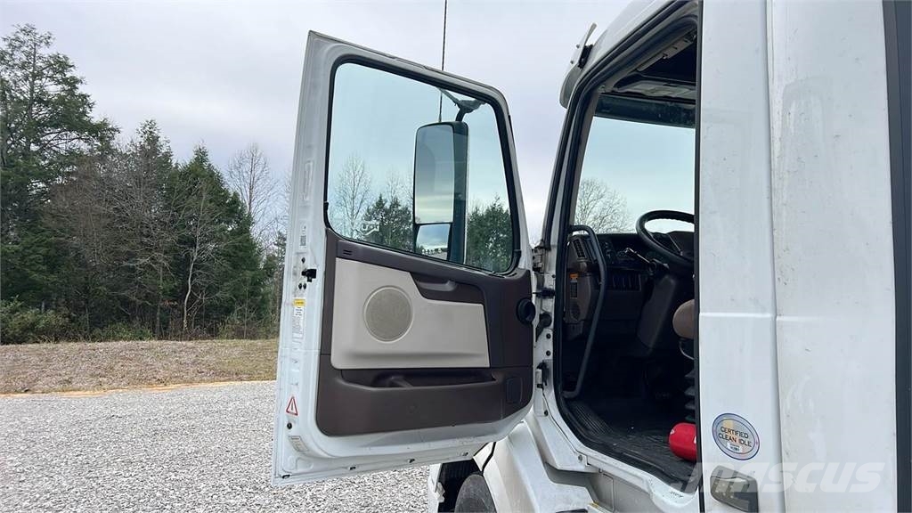 Volvo VNL300 وحدات الجر