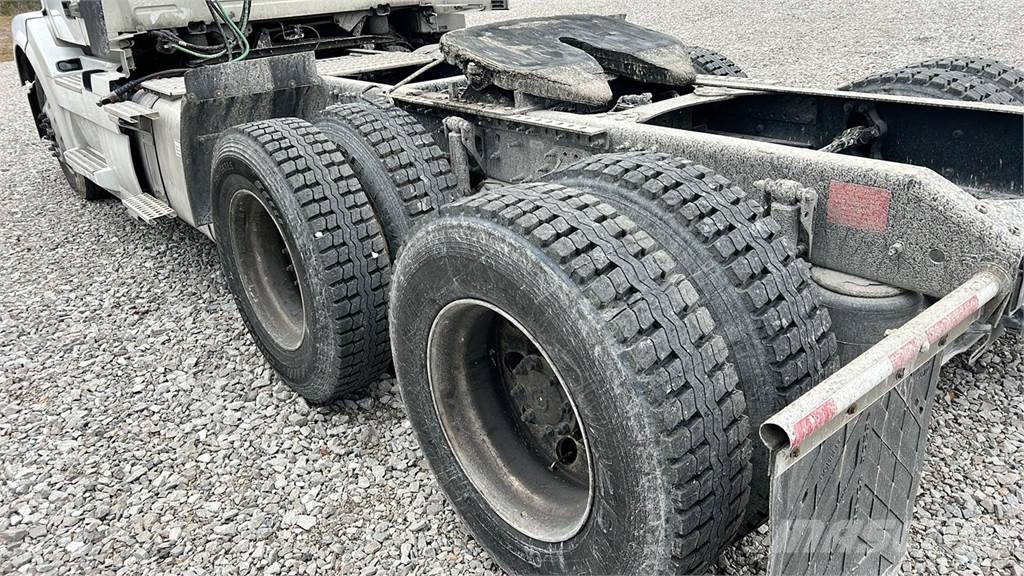Volvo VNL300 وحدات الجر