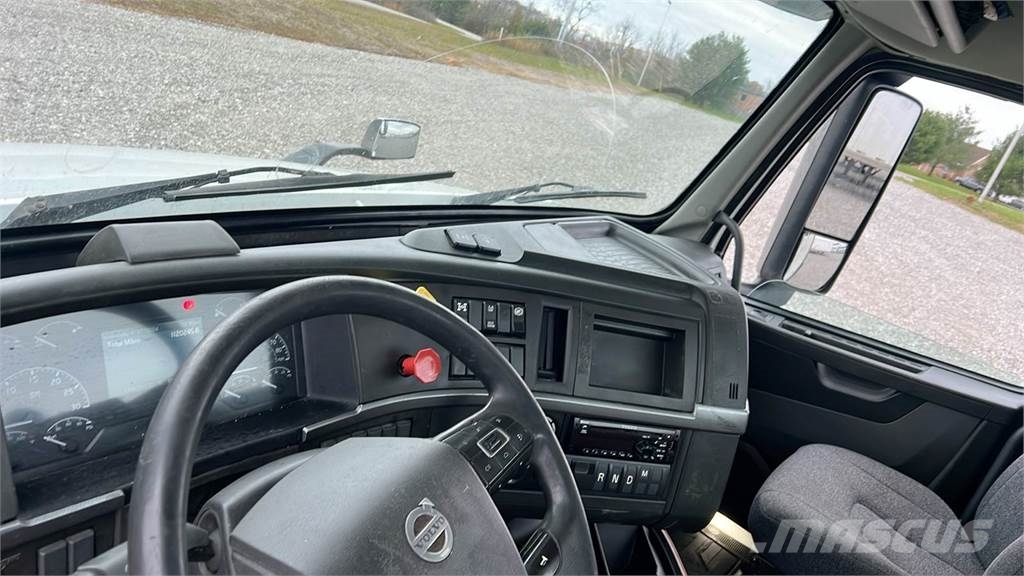 Volvo VNL300 Vilcēji