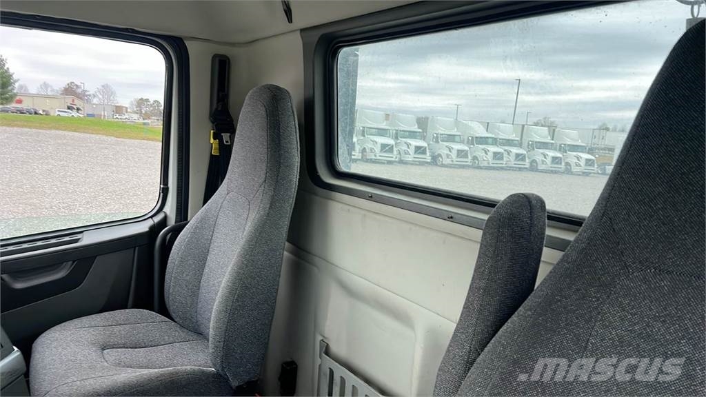 Volvo VNL300 Vilcēji