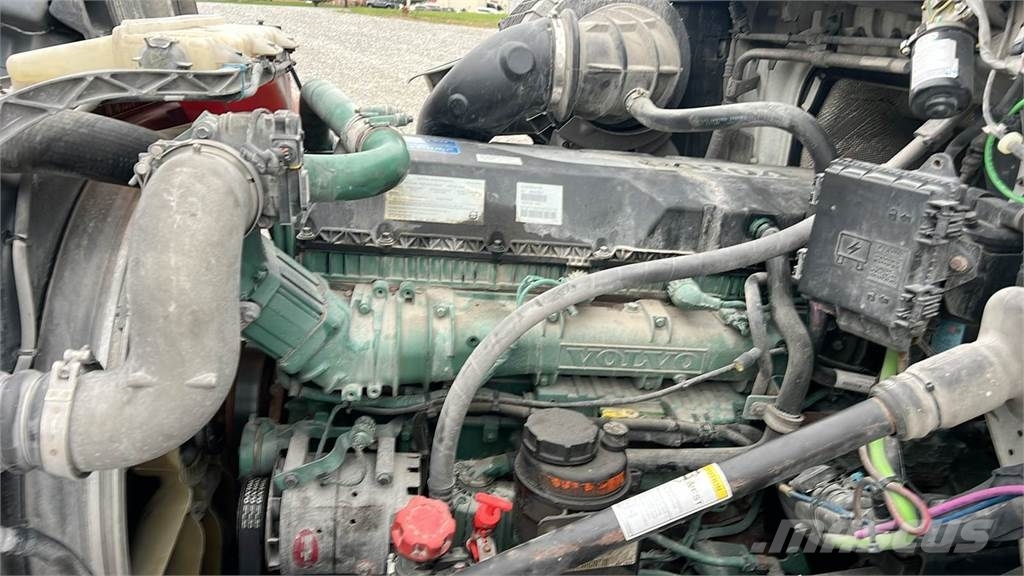 Volvo VNL300 Vilcēji