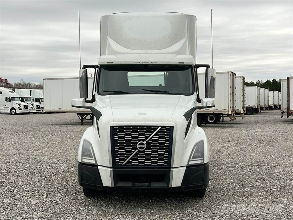 Volvo VNL300 Vilcēji