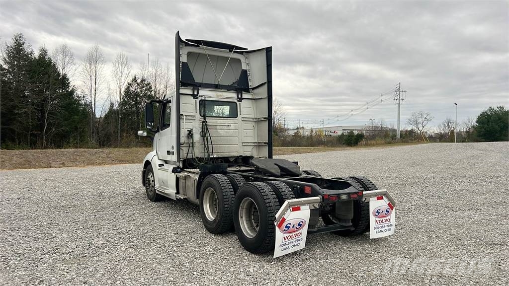 Volvo VNL300 Vilcēji