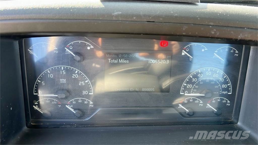Volvo VNL300 وحدات الجر