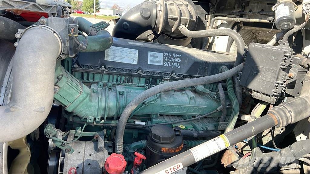 Volvo VNL300 وحدات الجر