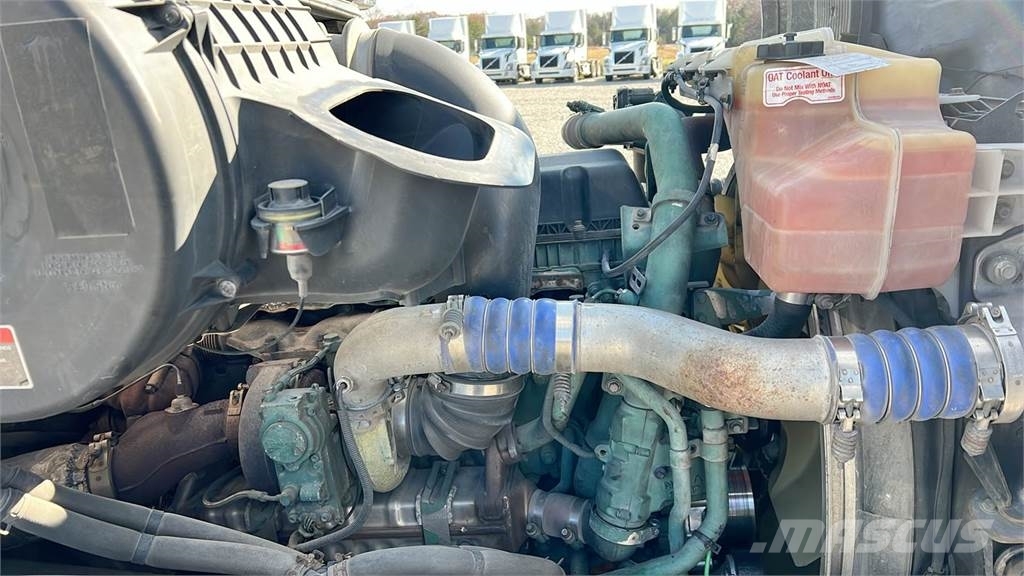 Volvo VNL300 وحدات الجر