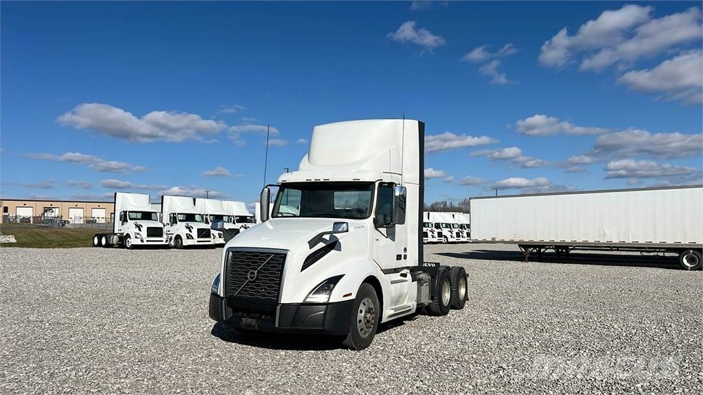 Volvo VNL300 وحدات الجر