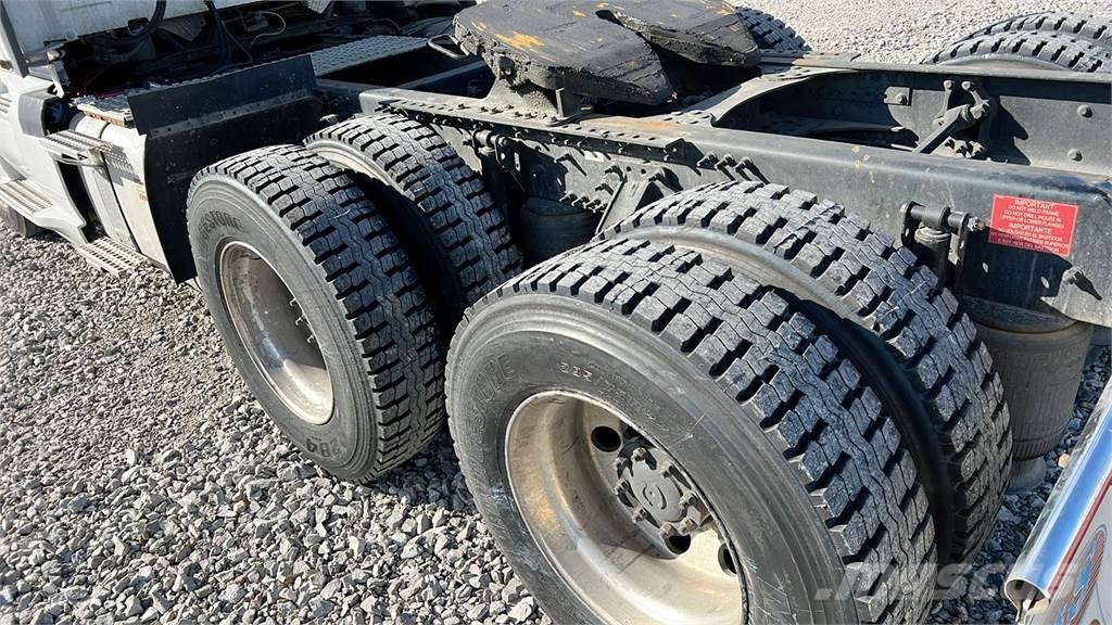 Volvo VNL300 وحدات الجر