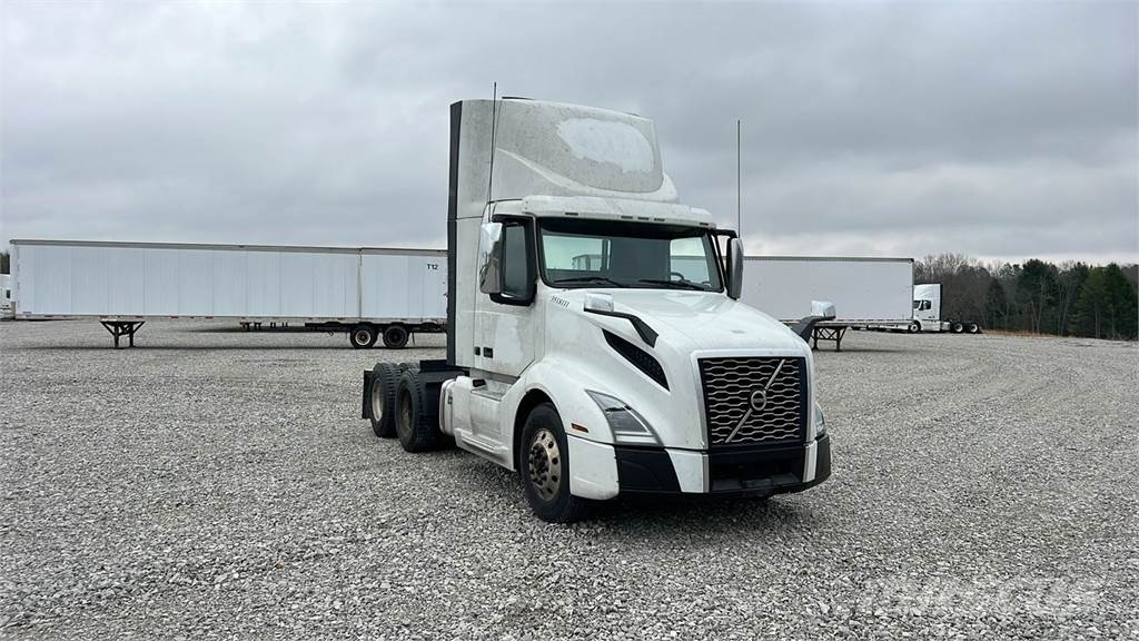 Volvo VNL300 Седельные тягачи