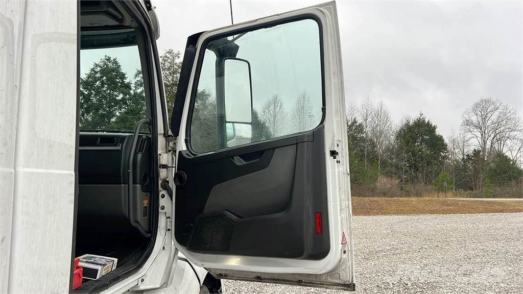 Volvo VNL300 Седельные тягачи