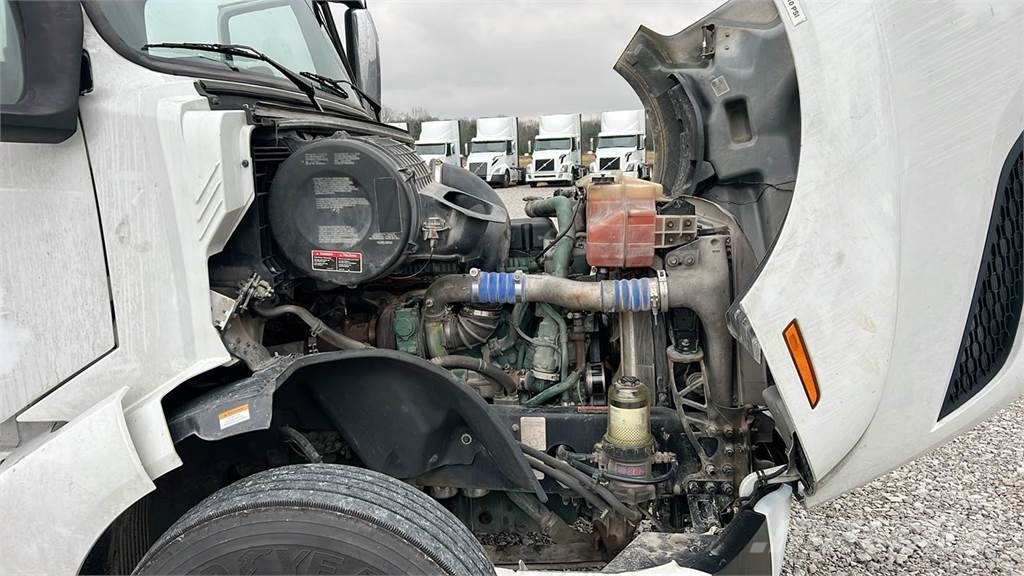 Volvo VNL300 Седельные тягачи