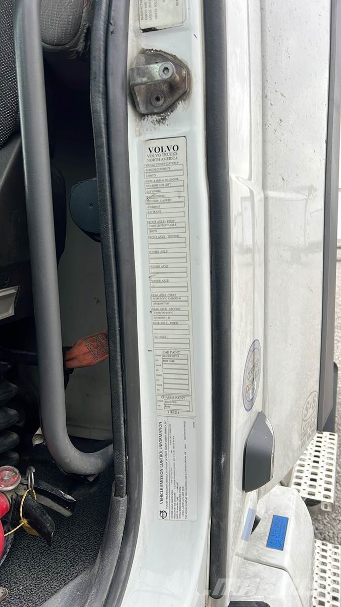 Volvo VNL300 Седельные тягачи