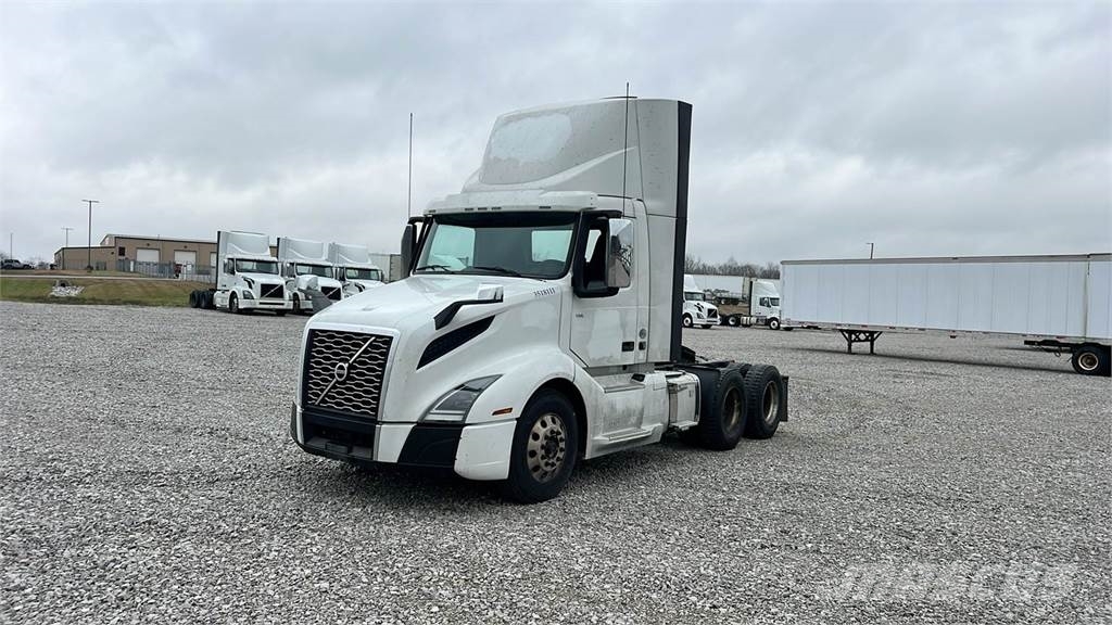 Volvo VNL300 Седельные тягачи