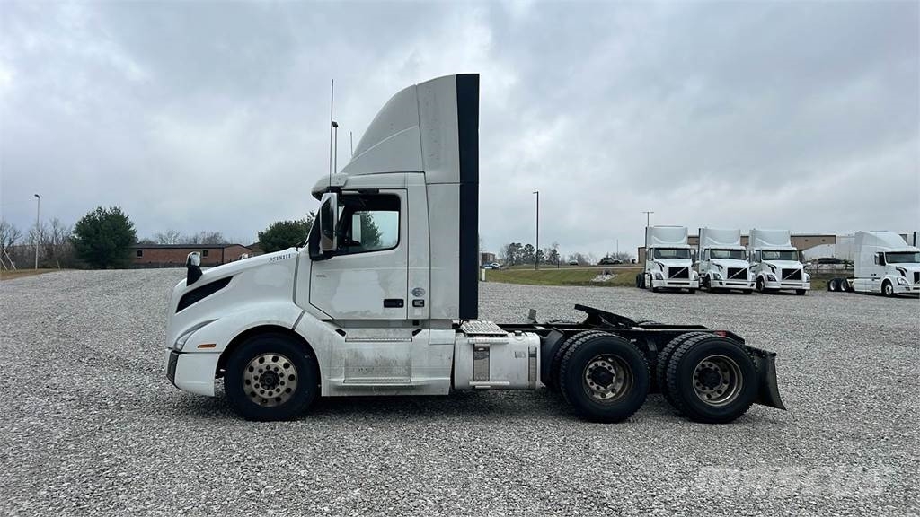 Volvo VNL300 Седельные тягачи