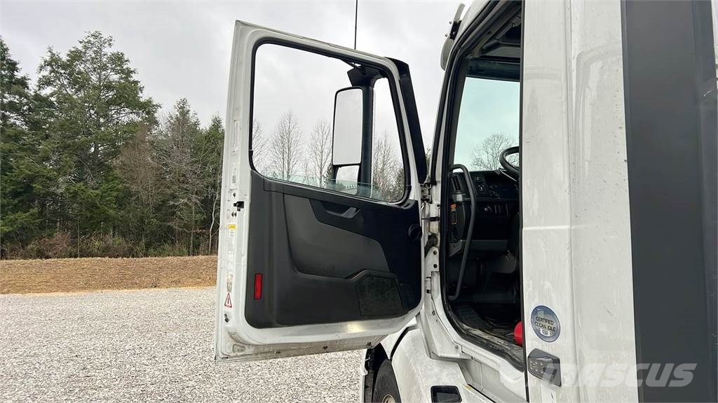 Volvo VNL300 Седельные тягачи